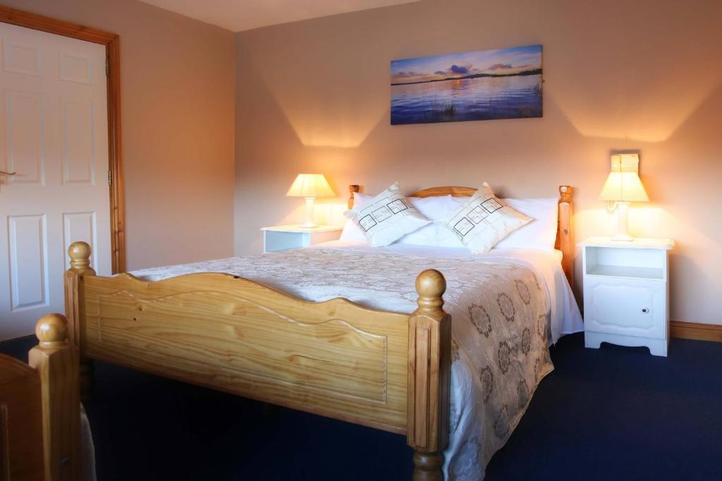 Mccarthy'S Lodge B&B Westport Room photo